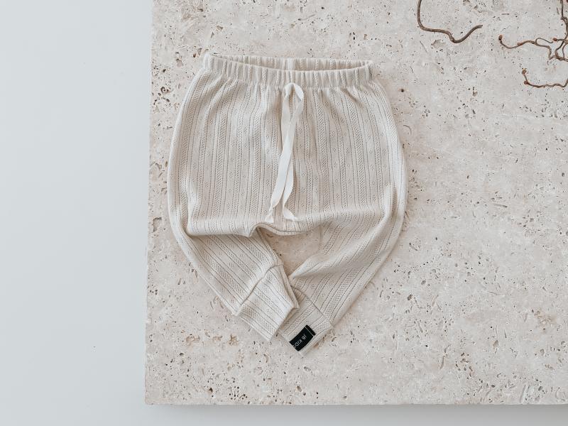 Slim Harem Pants Lochstickerei hell beige