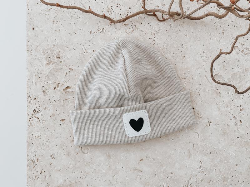 Hipster Beanie Greige Heart