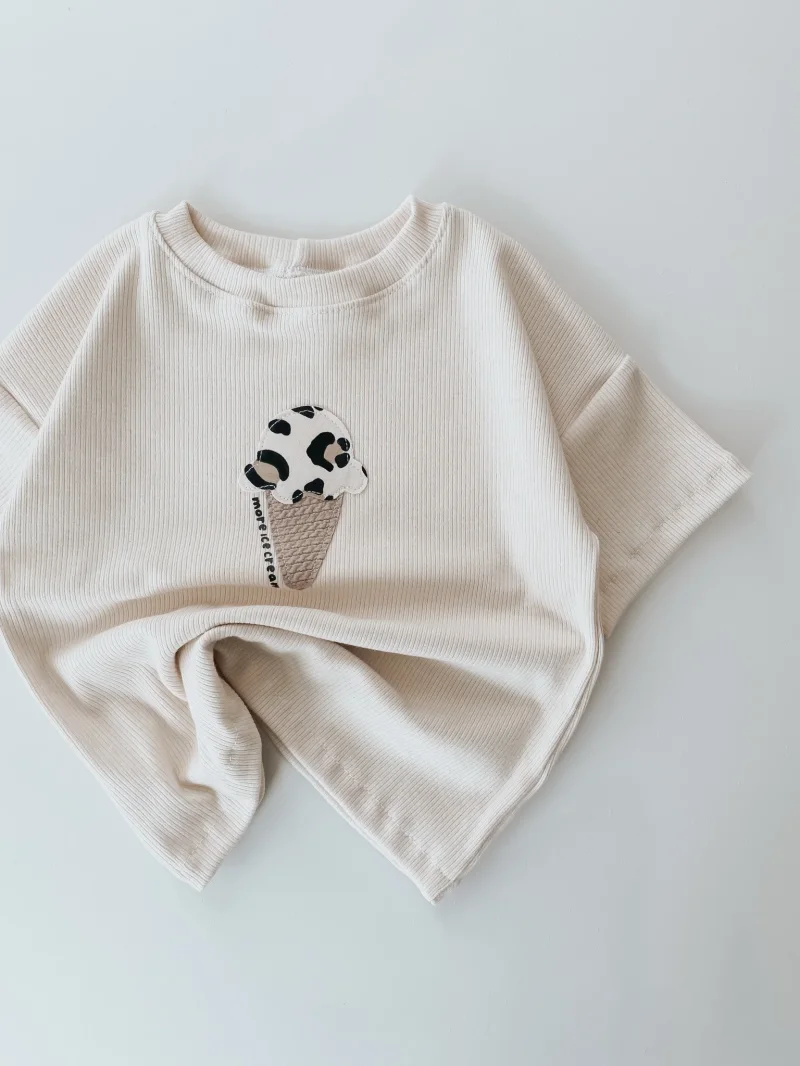 Detailansicht handgeplottete Eiswaffel auf Vanilla Ripp-Jersey Kinder T-Shirt