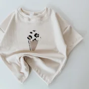 Detailansicht handgeplottete Eiswaffel auf Vanilla Ripp-Jersey Kinder T-Shirt