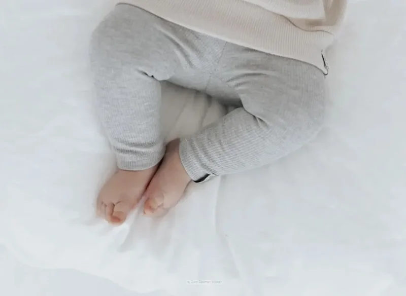 Bequeme Baby Leggings aus Ripp-Jersey in Hellgrau Meliert handgefertigt J&B Design