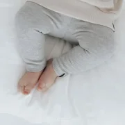 Bequeme Baby Leggings aus Ripp-Jersey in Hellgrau Meliert handgefertigt J&B Design