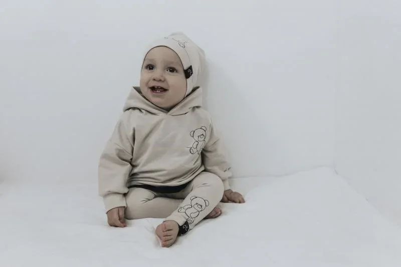 Baby Set bestehend aus Not your Bear Hoodie und passender Beanie handgefertigt