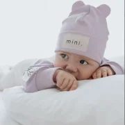 Hipster Beanie -Bärchen Flieder