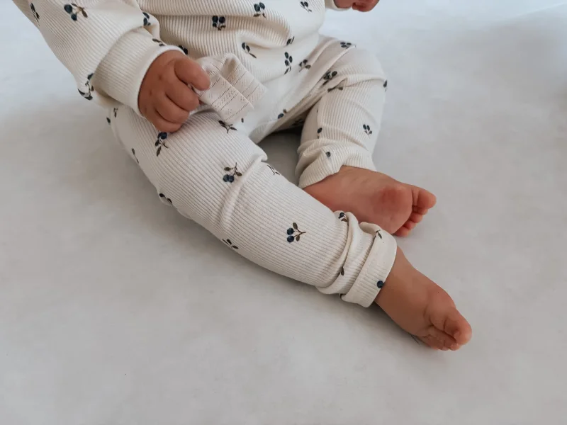 Bequeme Baby Ripp Leggings in Soft Koralle handgefertigt J&B Design
